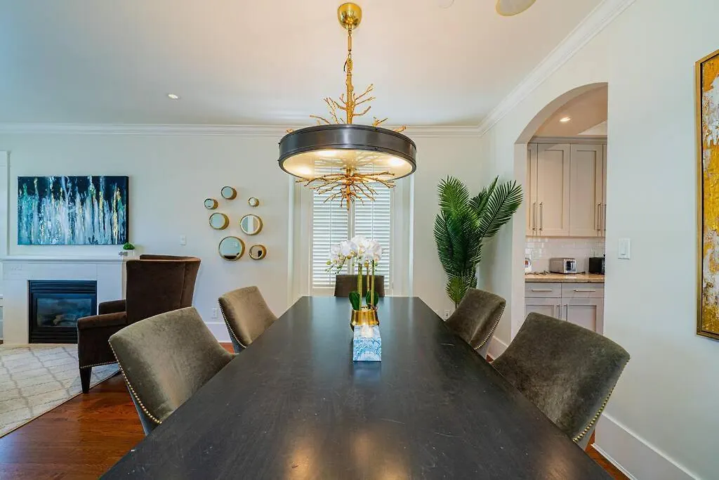 Tranquil Haven~Close To Ubc And Downtown Delights Vancouver Holiday home